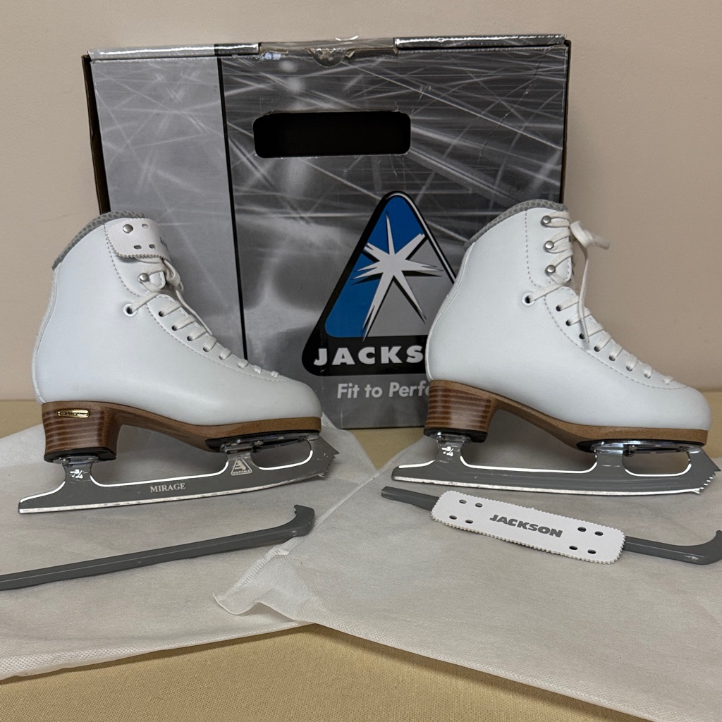 Jackson Elle Utima Figure Skates Mirage Blade